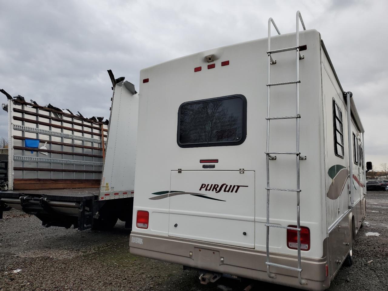 1999 Ford F550 Super Duty Stripped Chassis - Фото 4