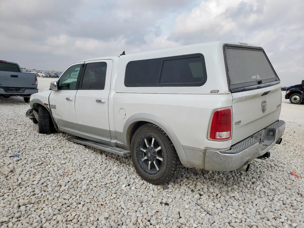 2015 Ram 1500 Laramie - Фото 2