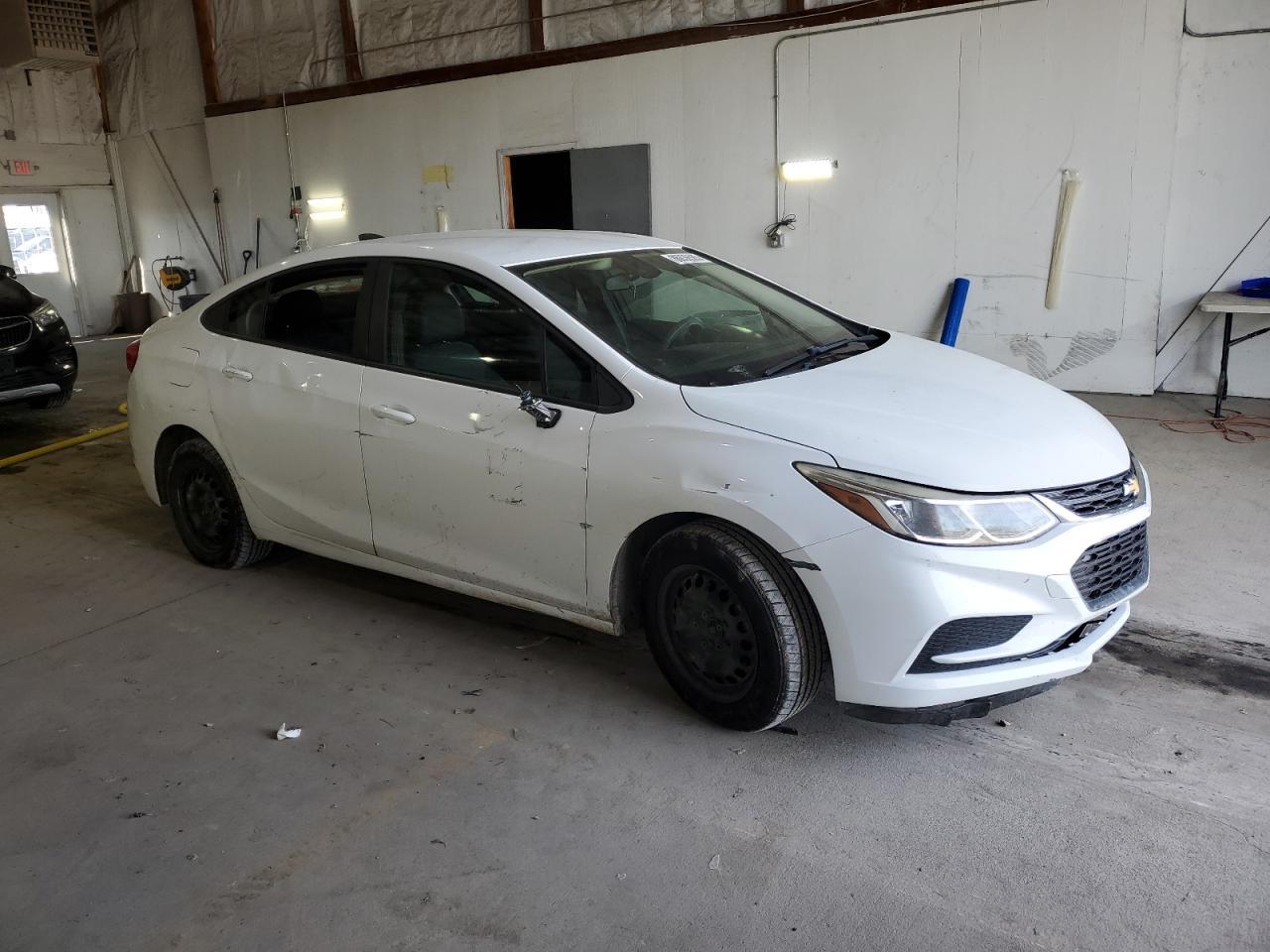 2018 Chevrolet Cruze Ls - Image 4