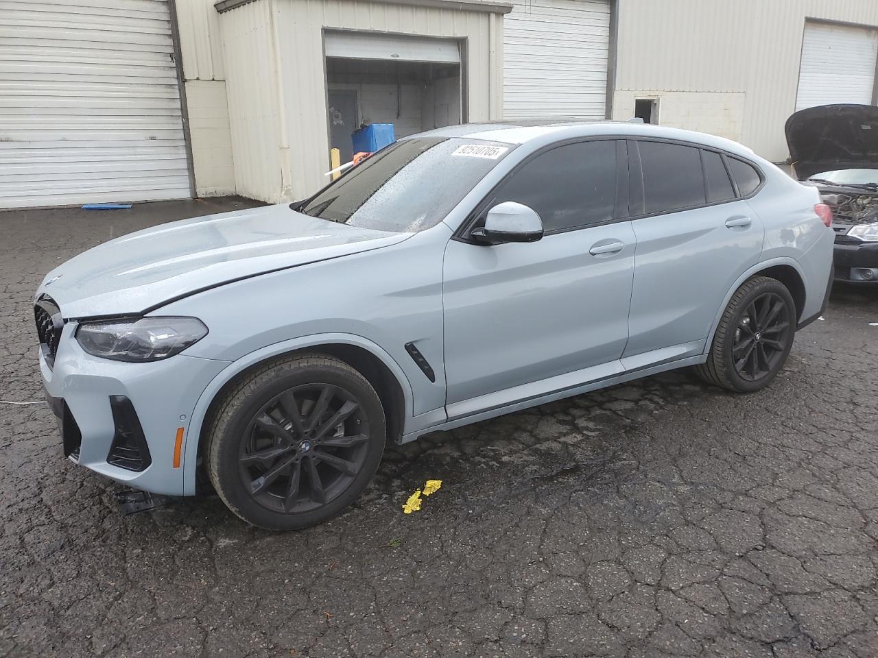 2025 BMW X4 xDrive30I