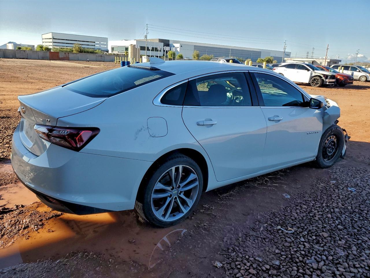 2022 Chevrolet Malibu Lt - Фото 3