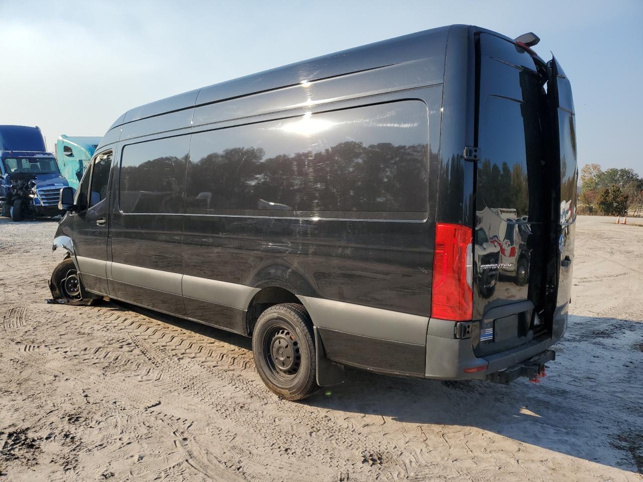 2023 Mercedes-Benz Sprinter 2500 - Image 2