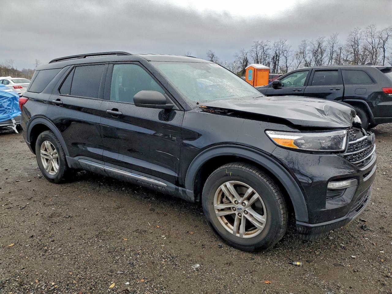 2023 Ford Explorer Xlt - Image 4