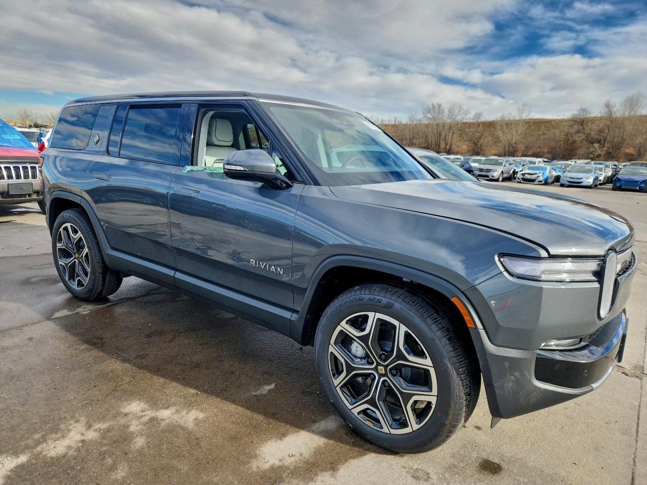 2025 Rivian R1S Adventure - Фото 4