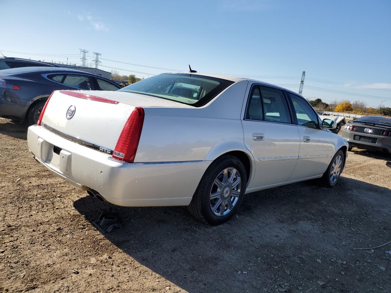 2008 Cadillac Dts - Image 3