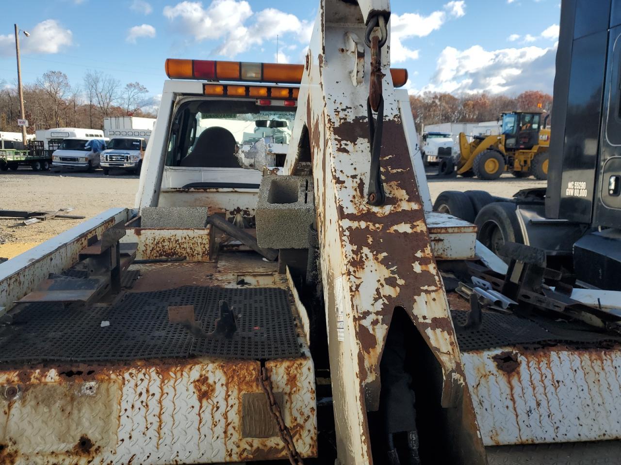 2003 Ford F450 Super Duty - Image 6