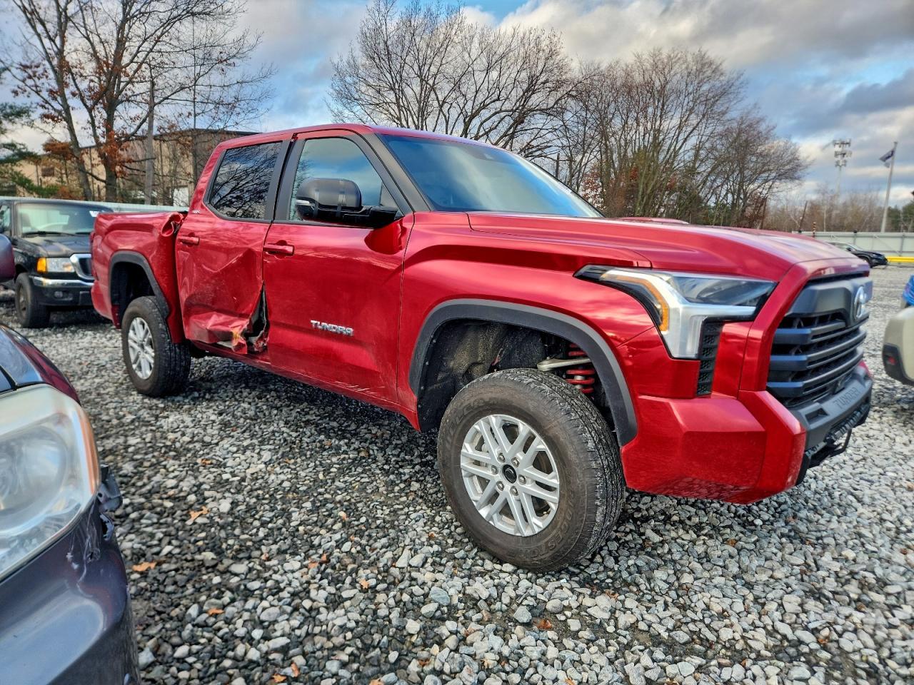 2025 Toyota Tundra Crewmax Sr - Image 4