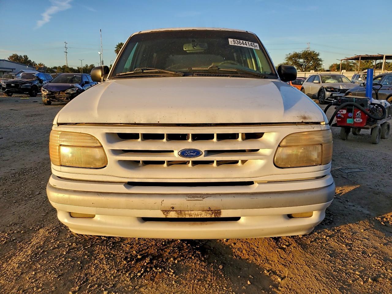 1995 Ford Explorer - Image 5