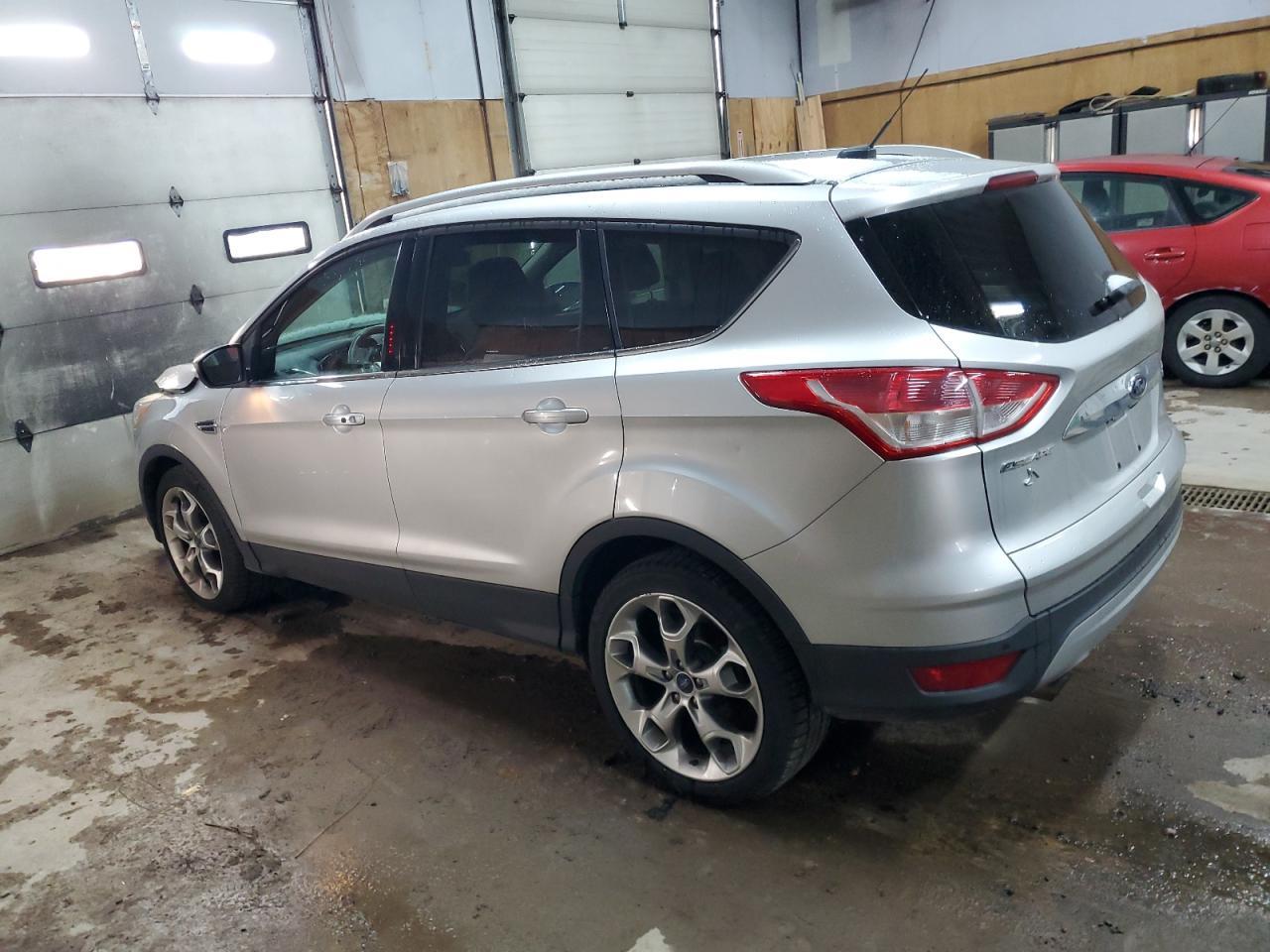 2015 Ford Escape Titanium - Фото 2