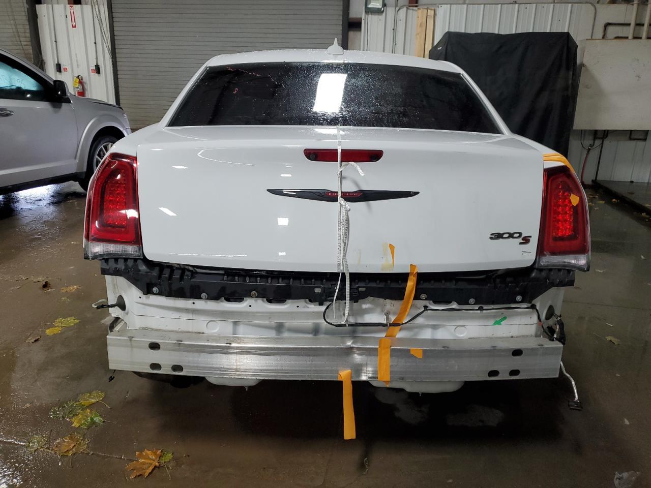 2021 Chrysler 300 S - Фото 6