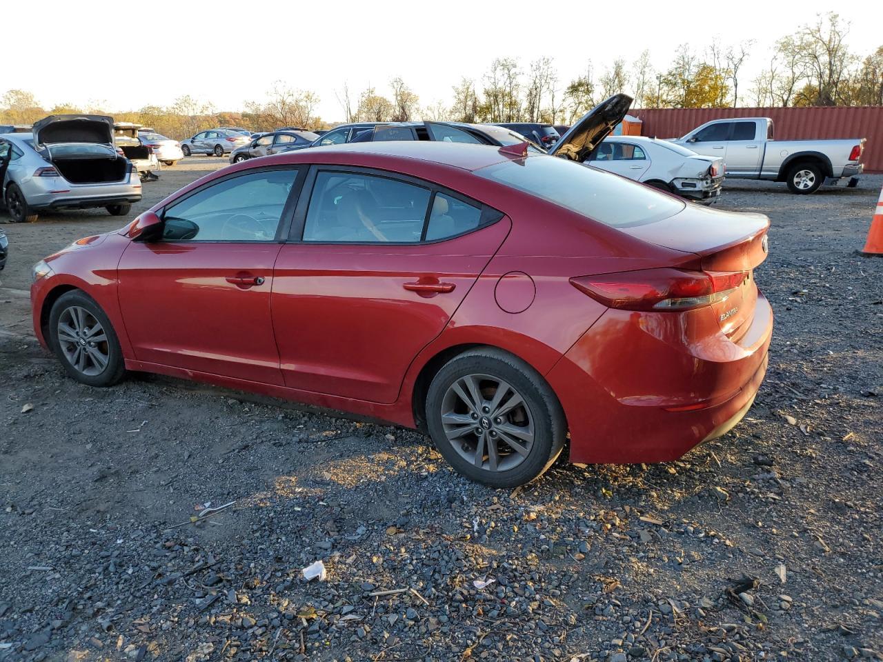 2018 Hyundai Elantra - Фото 2