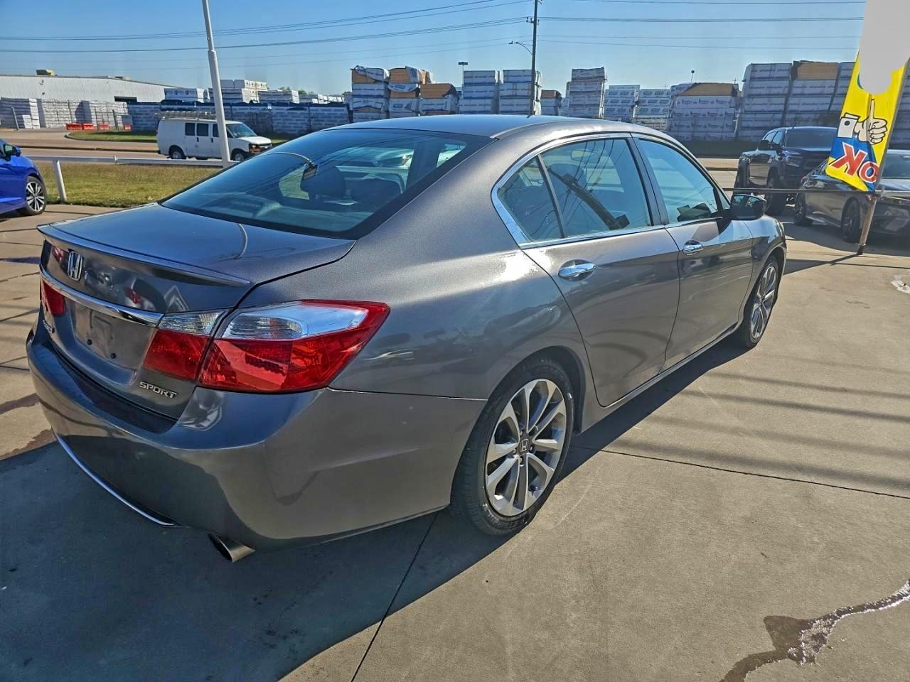 2013 Honda Accord Sport - Image 4