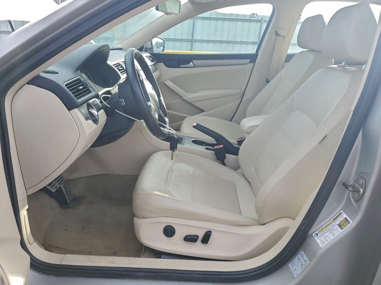 2014 Volkswagen Passat Se - Фото 7