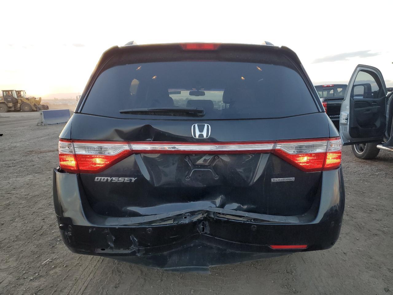 2011 Honda Odyssey Touring - Image 6