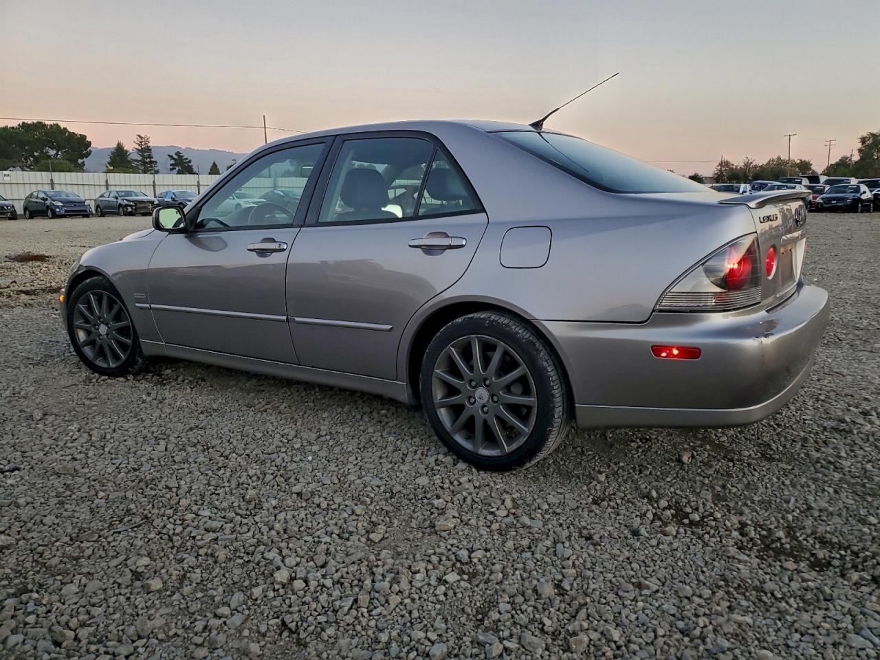 2004 Lexus Is 300 - Фото 2