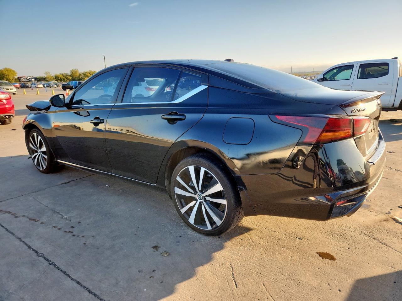 2020 Nissan Altima Sr - Image 2