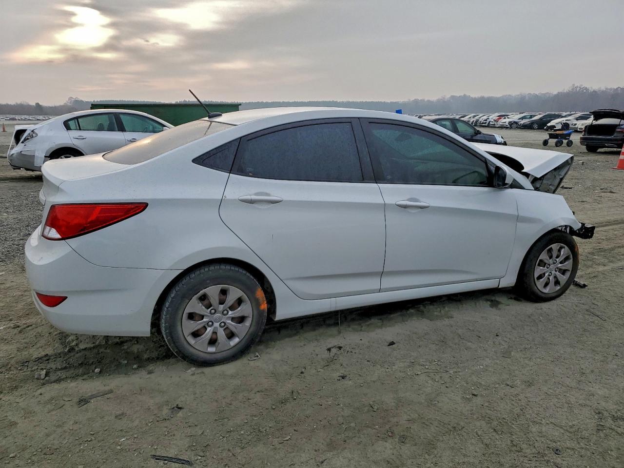 2017 Hyundai Accent Se - Image 3