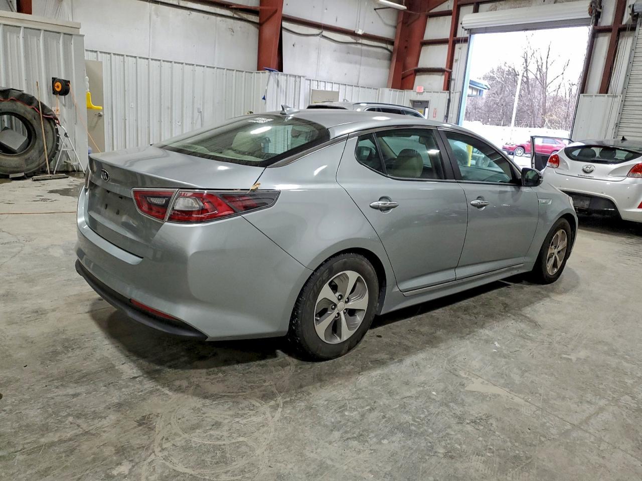 2014 Kia Optima Hybrid - Image 3