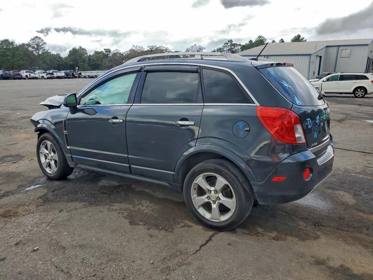 2015 Chevrolet Captiva Ltz - Image 2