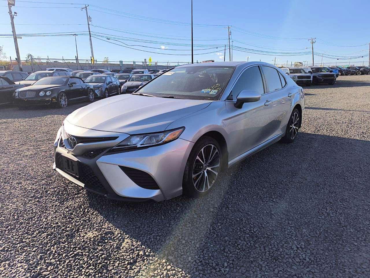 2020 Toyota Camry Se