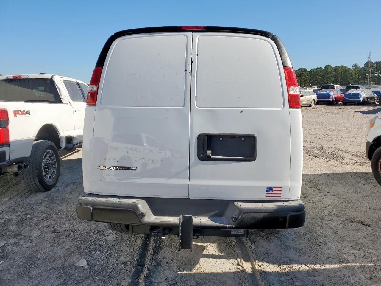 2024 Chevrolet Express G3500 Delivery Van - Фото 6