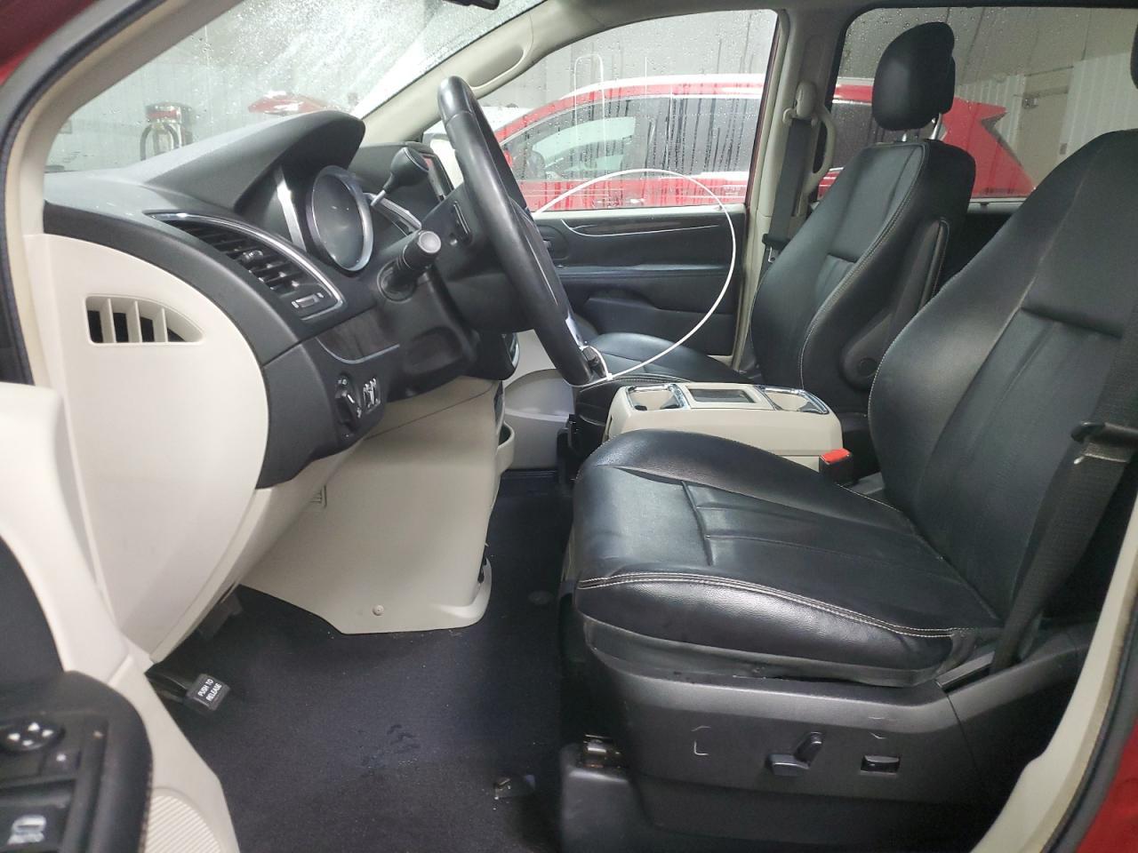 2015 Chrysler Town & Country Touring - Фото 7