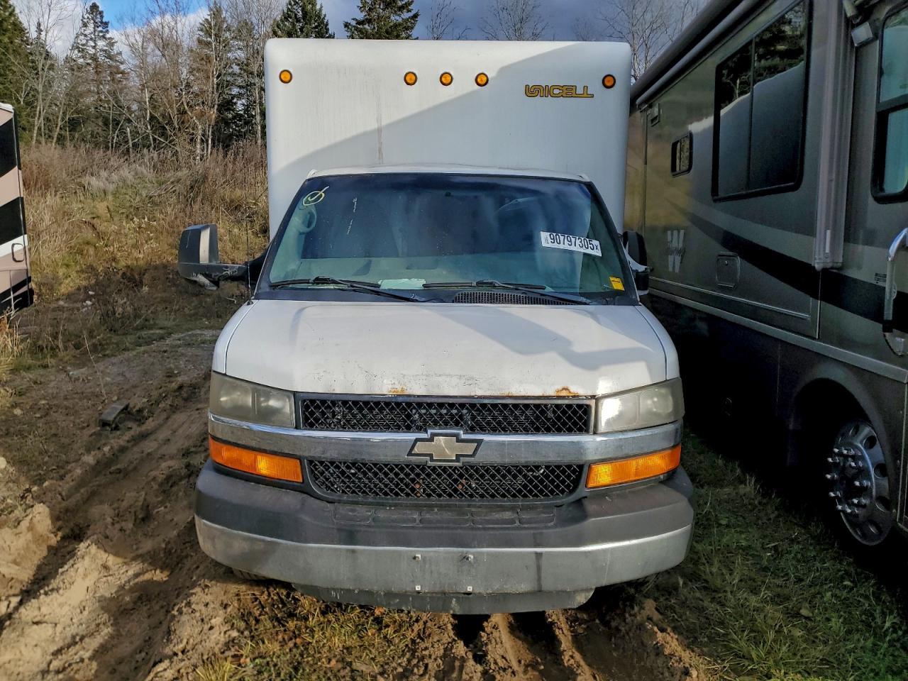 2012 Chevrolet Express G3500 - Image 5