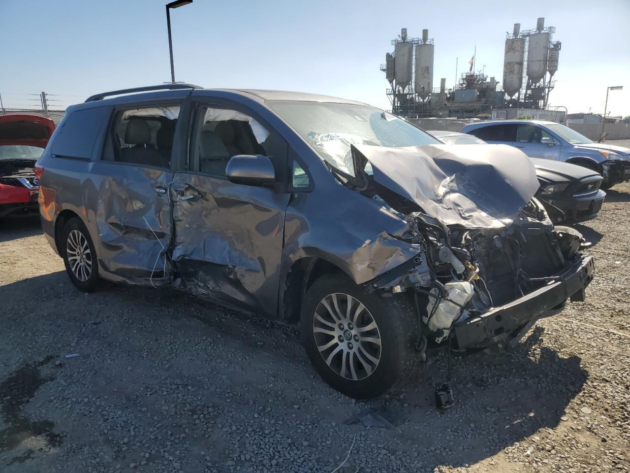 2018 Toyota Sienna Xle - Фото 4