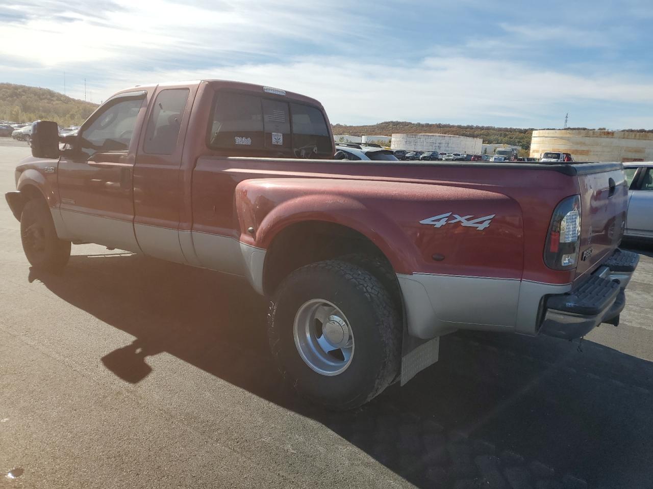 2003 Ford F350 Super - Image 2