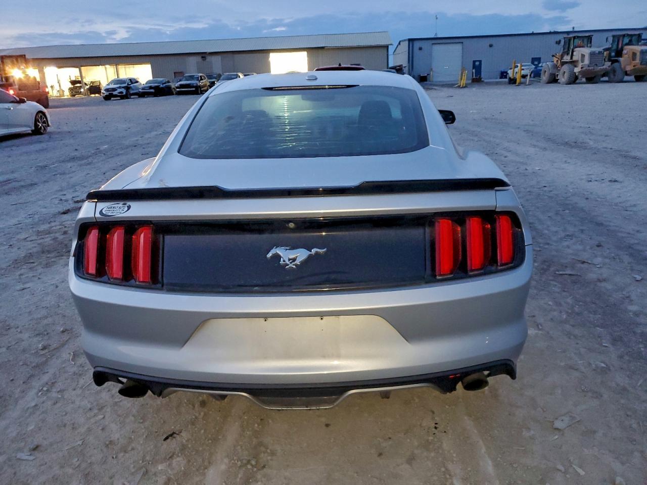 2016 Ford Mustang - Image 6