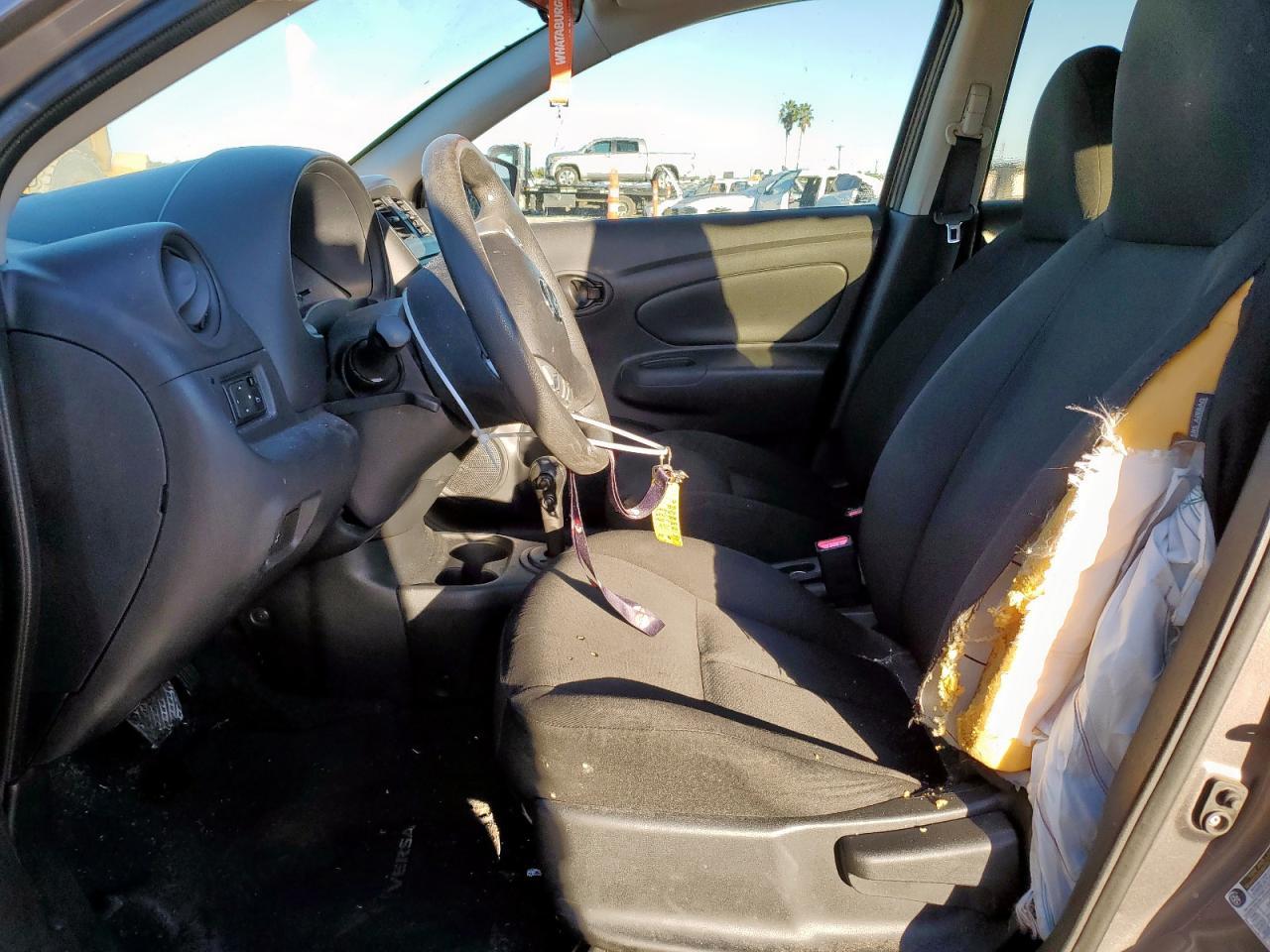 2016 Nissan Versa S - Фото 7