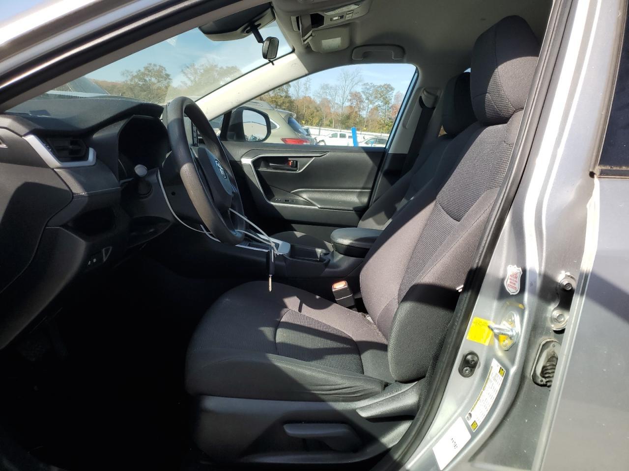 2020 Toyota Rav4 Le - Фото 7