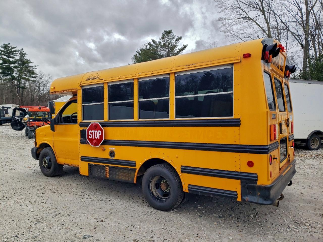 2014 Chevrolet Express School Bus - Фото 3