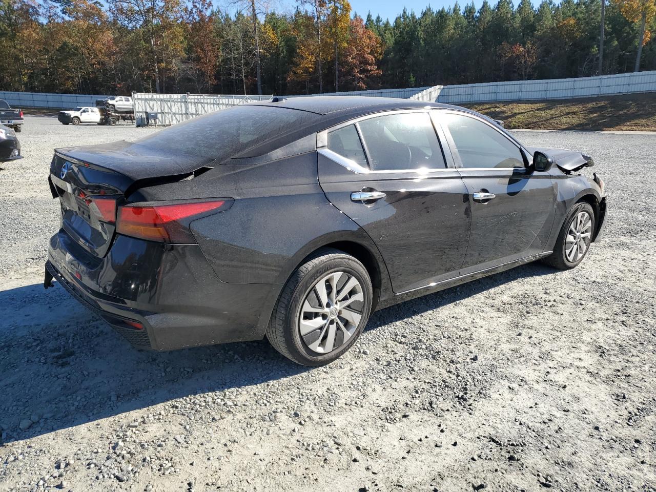 2020 Nissan Altima S - Фото 3