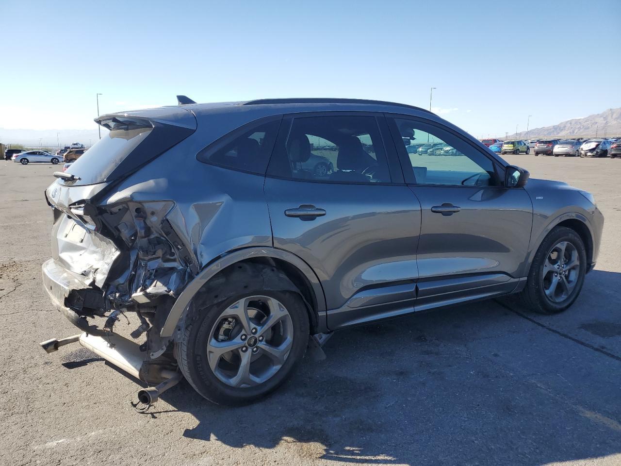 2023 Ford Escape St Line - Image 3