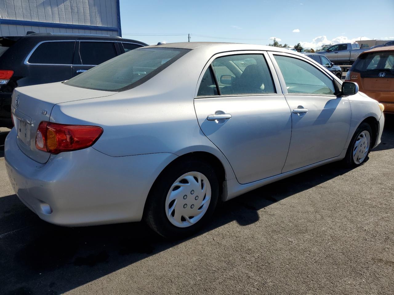 2010 Toyota Corolla Base - Фото 3