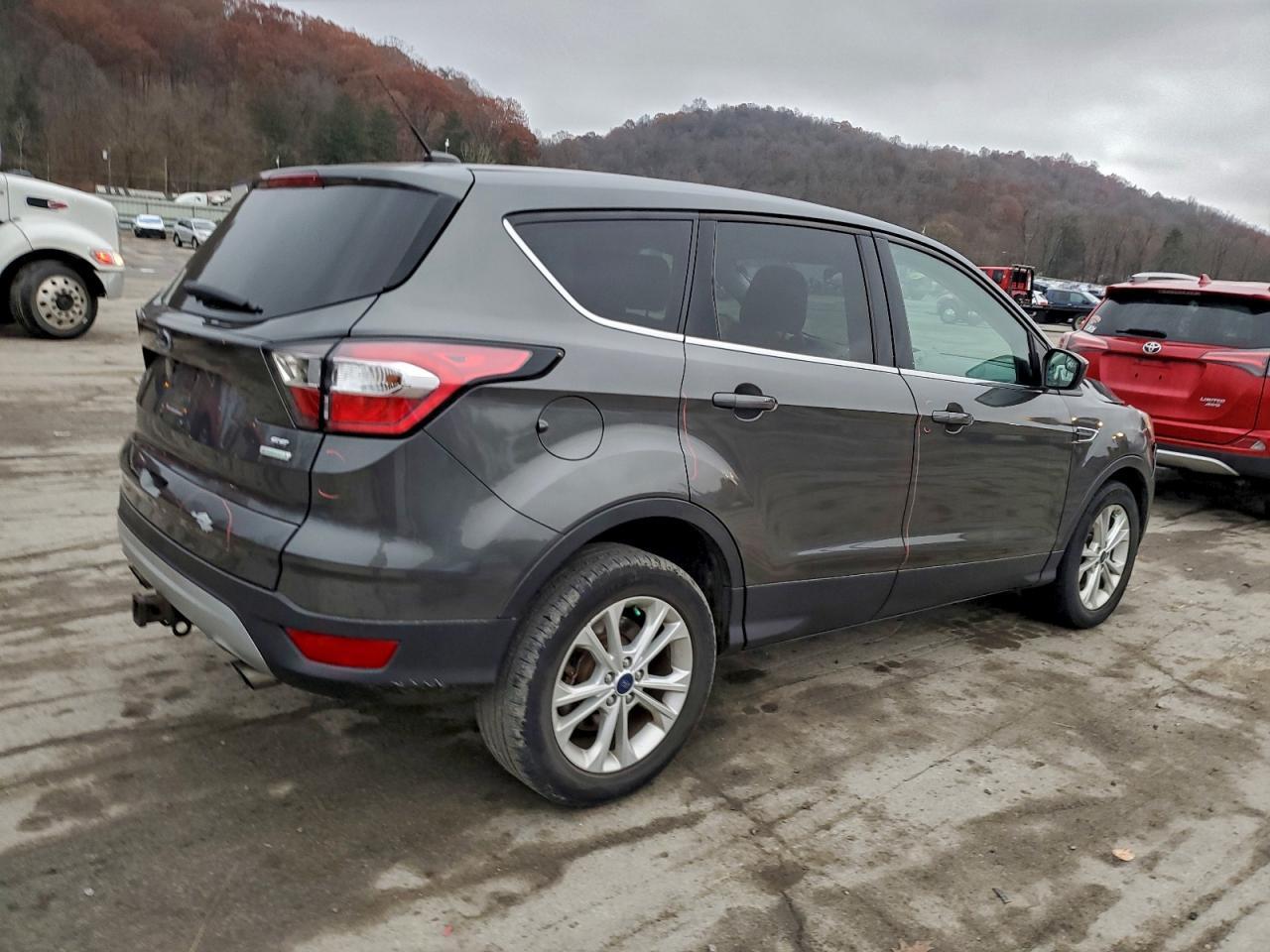 2017 Ford Escape Se - Фото 3