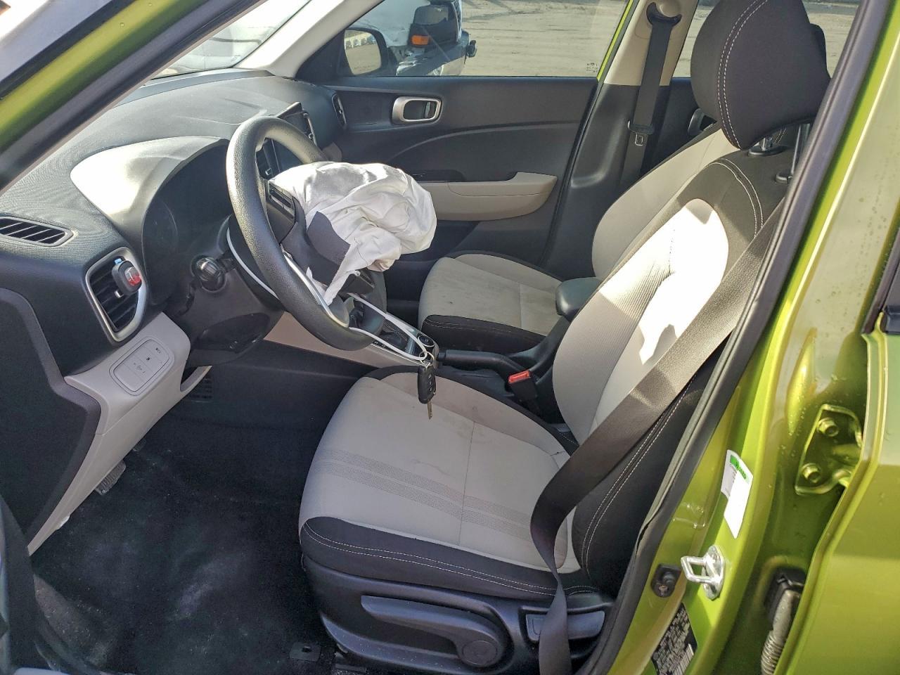 2020 Hyundai Venue Sel - Image 7