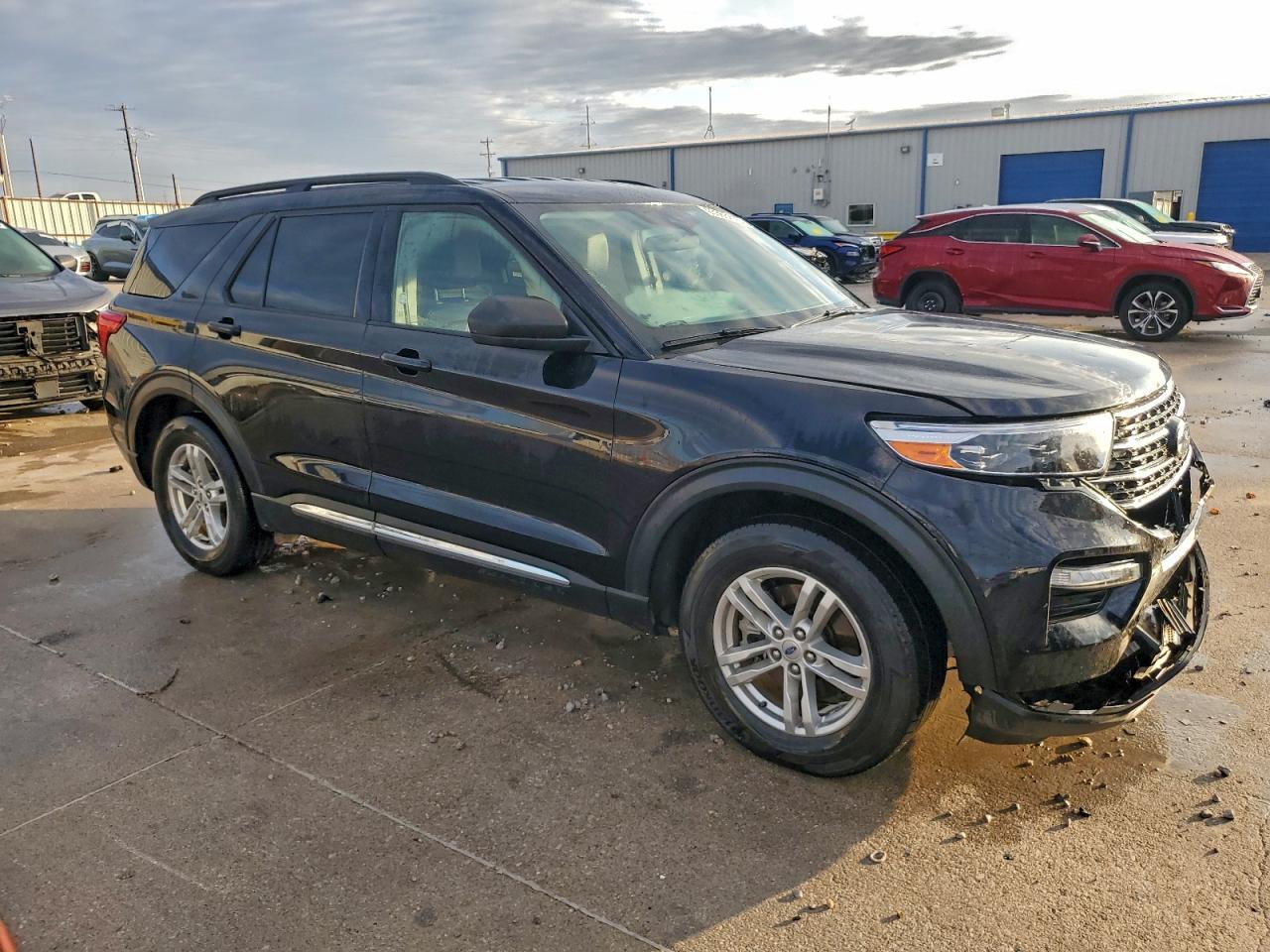 2023 Ford Explorer Xlt - Image 4