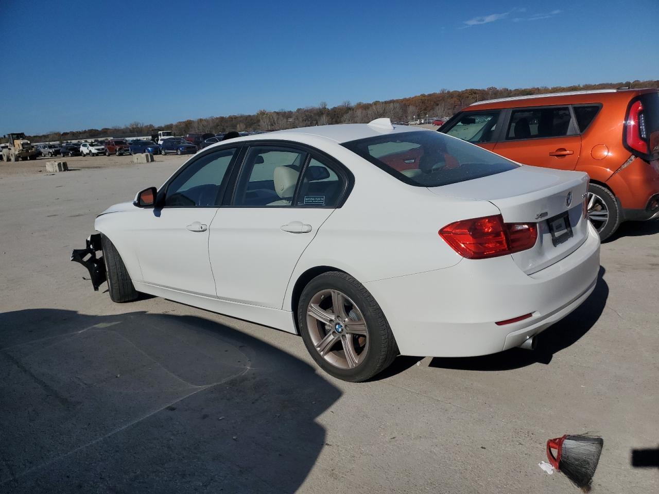 2015 BMW 320 I xDrive - Фото 3