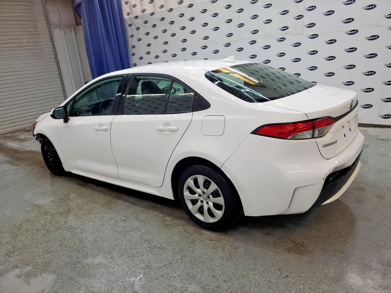 2021 Toyota Corolla Le - Image 2