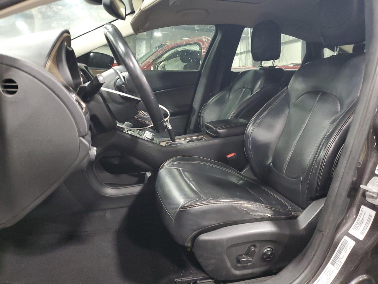 2015 Chrysler 200 C - Фото 7