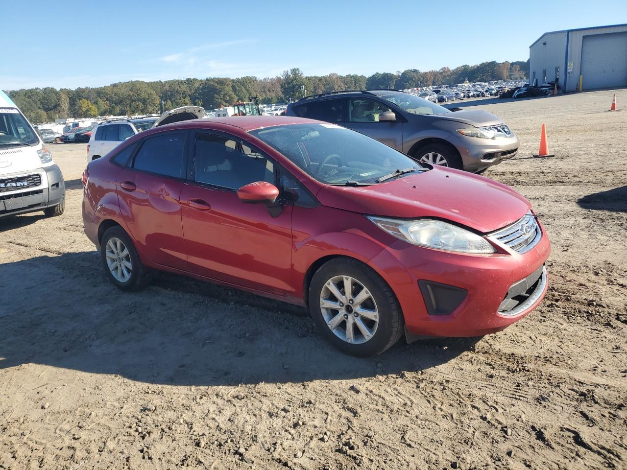 2011 Ford Fiesta Se - Фото 4