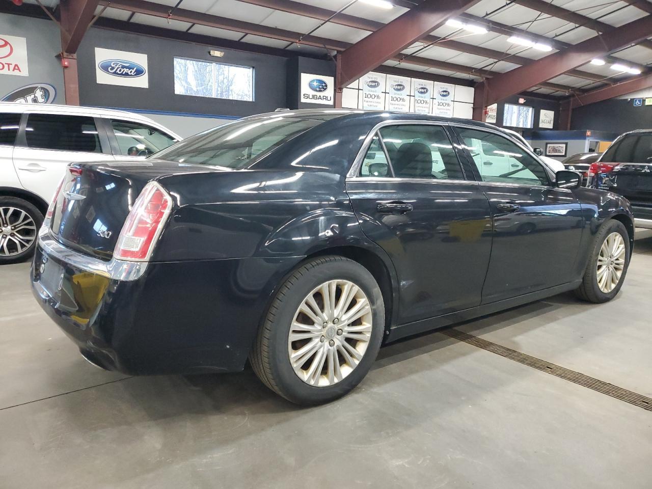 2013 Chrysler 300 - Image 3
