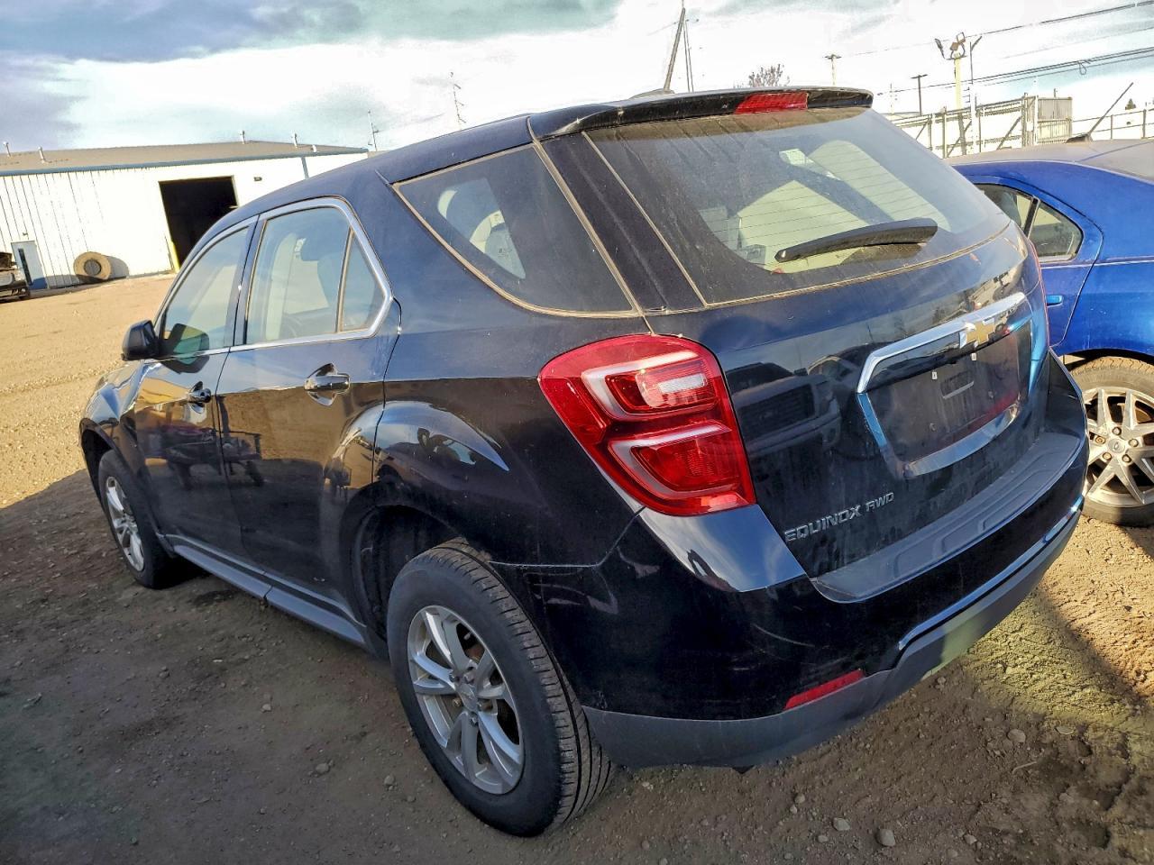 2017 Chevrolet Equinox Ls - Фото 2