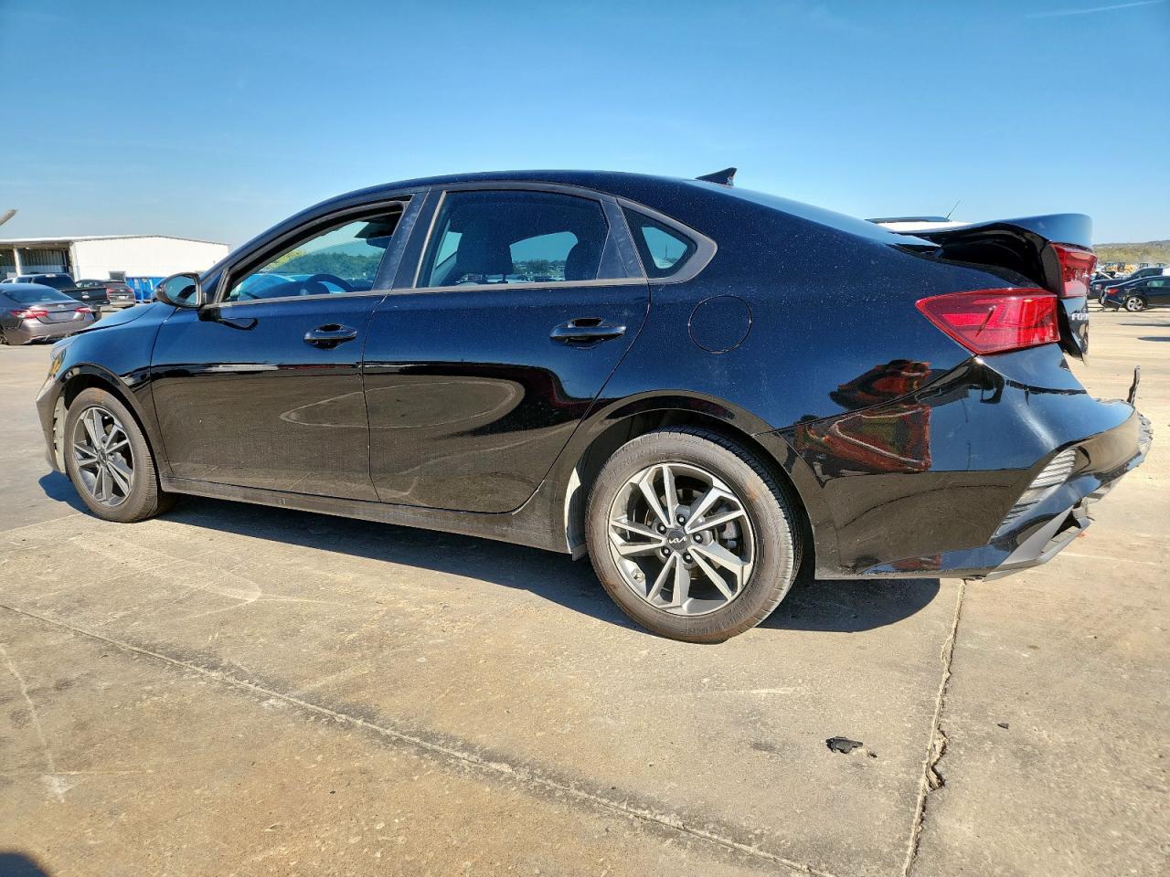 2023 Kia Forte Lx - Фото 2