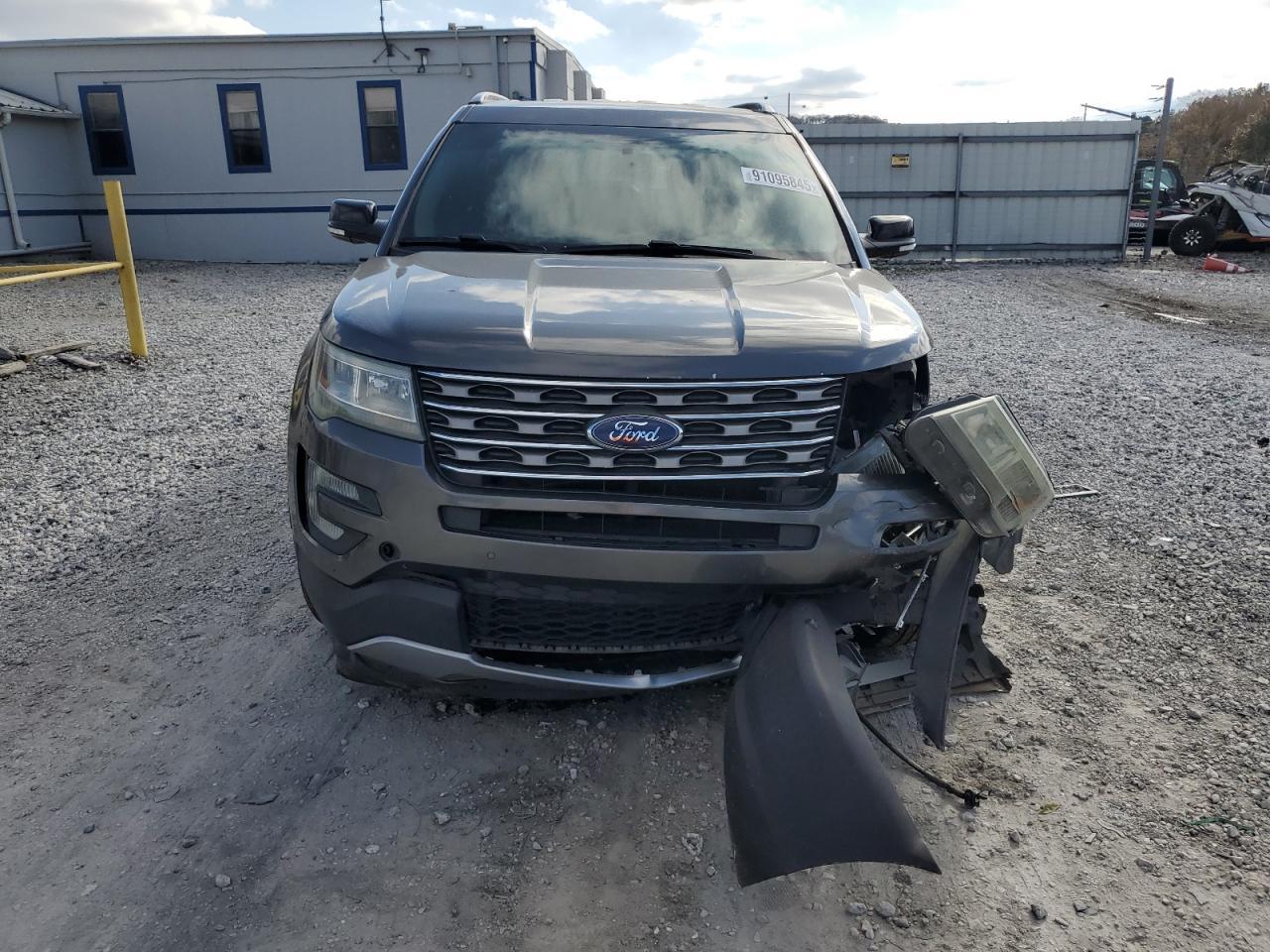 2016 Ford Explorer Xlt - Фото 5