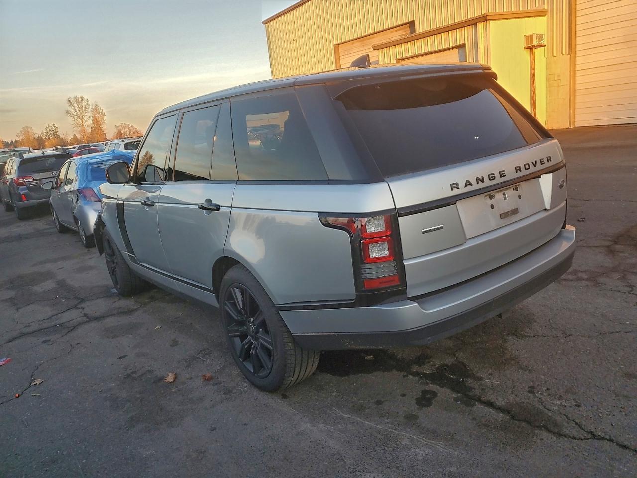 2017 Land Rover Range Rover Supercharged - Фото 2