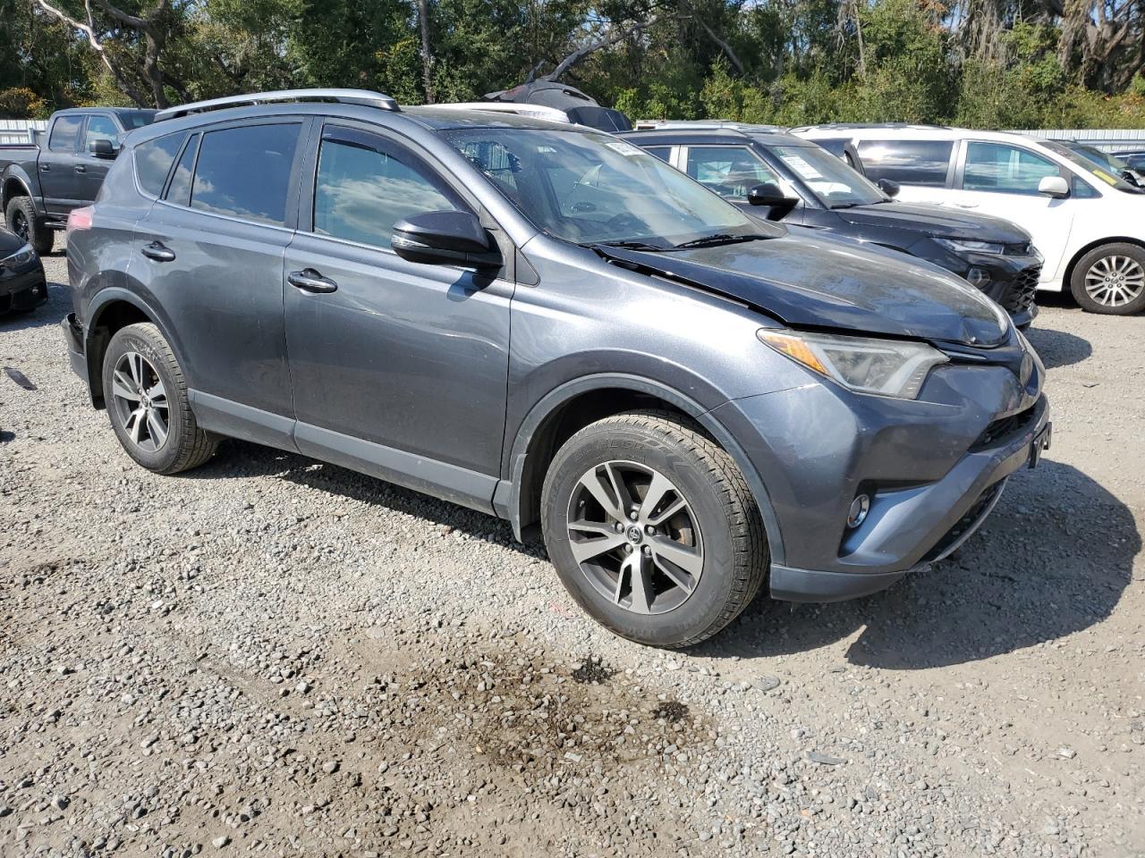 2017 Toyota Rav4 Xle - Image 4