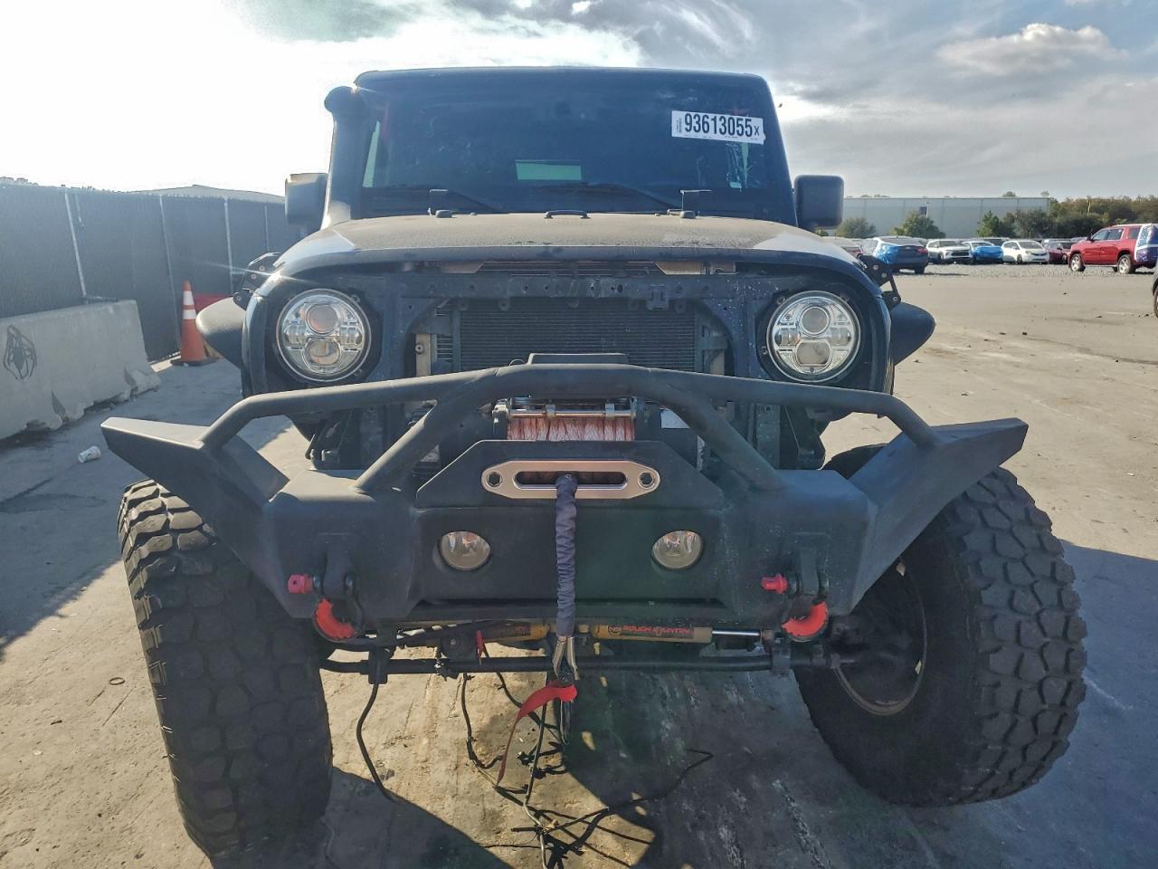 2016 Jeep Wrangler Sahara - Image 5